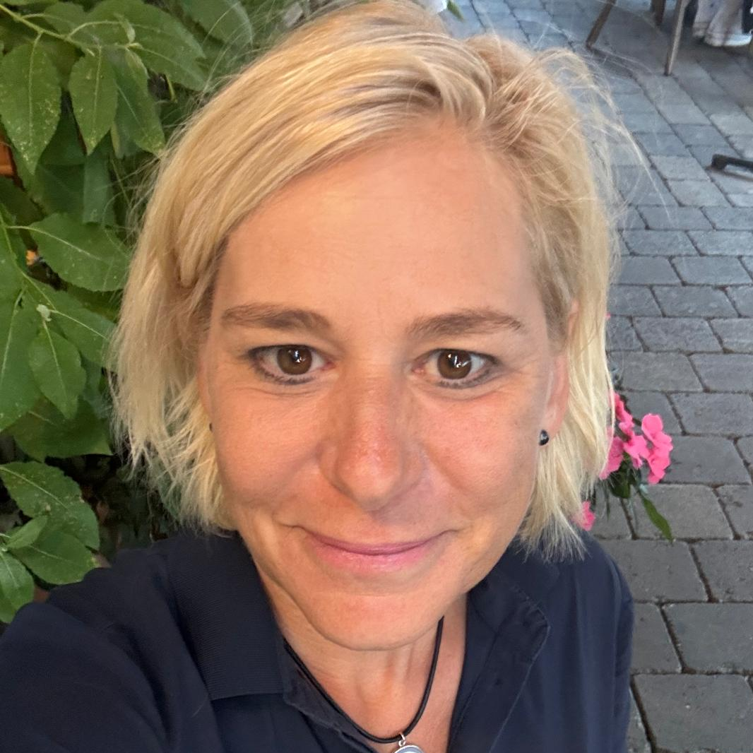 Martina Schneider, Autorin